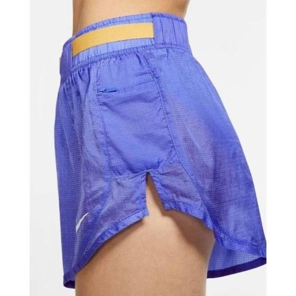 Urban Outfitters / Nike Sportswear Icon Retro Clash Belted Running Shorts - Picture 5 of 13